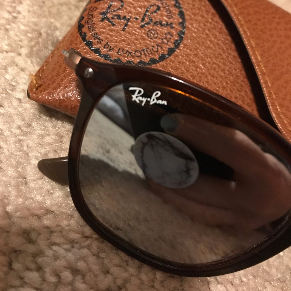 Ray-ban Sunglasses - Picture 3 of 3